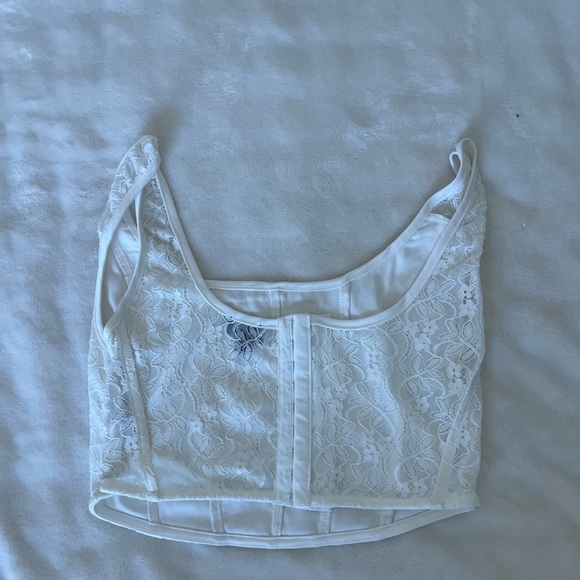 Beverly and Beck Chic White Lace Tank Crop Top - Picture 5 of 7